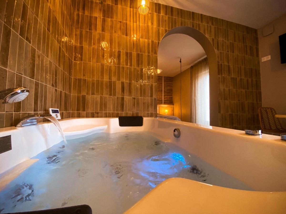Love Room Suite Bali - Auray En Bretagne Brech Exterior foto